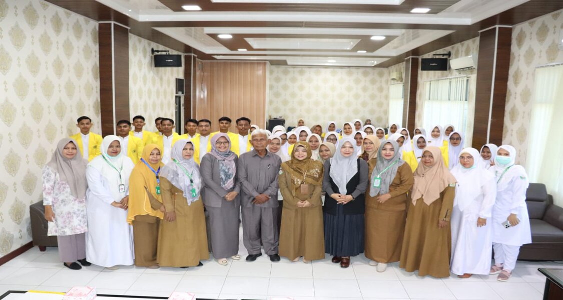 Penyerahan Mahasiswa Prodi Keperawatan Praktek di RSUD TGK Chik Ditiro