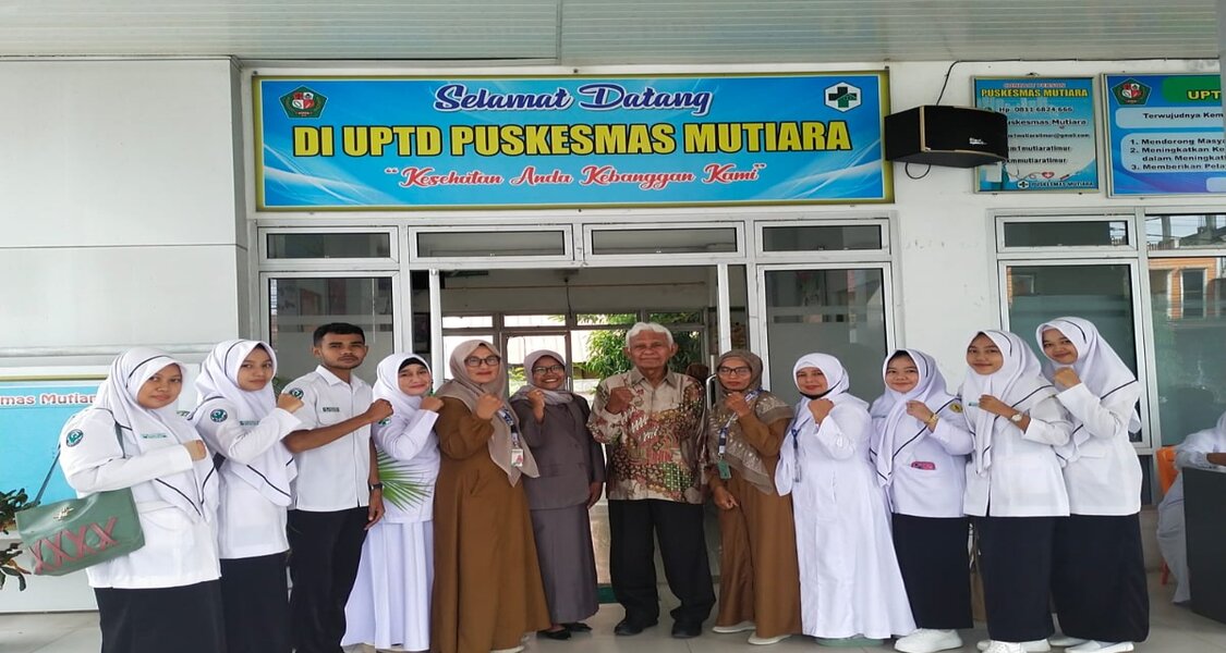 Penyerahan Mahasiswa Prodi Sanitasi Praktik di Puskesmas Mutiara